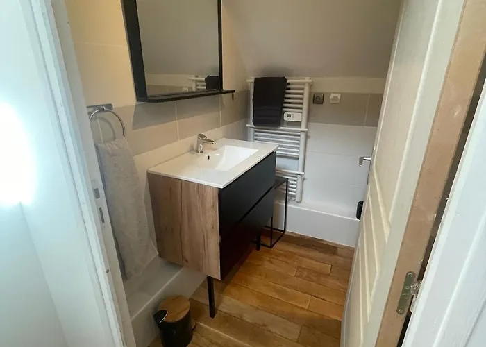 Le Pressoir D'elise Domaine De Valmeray * Airan